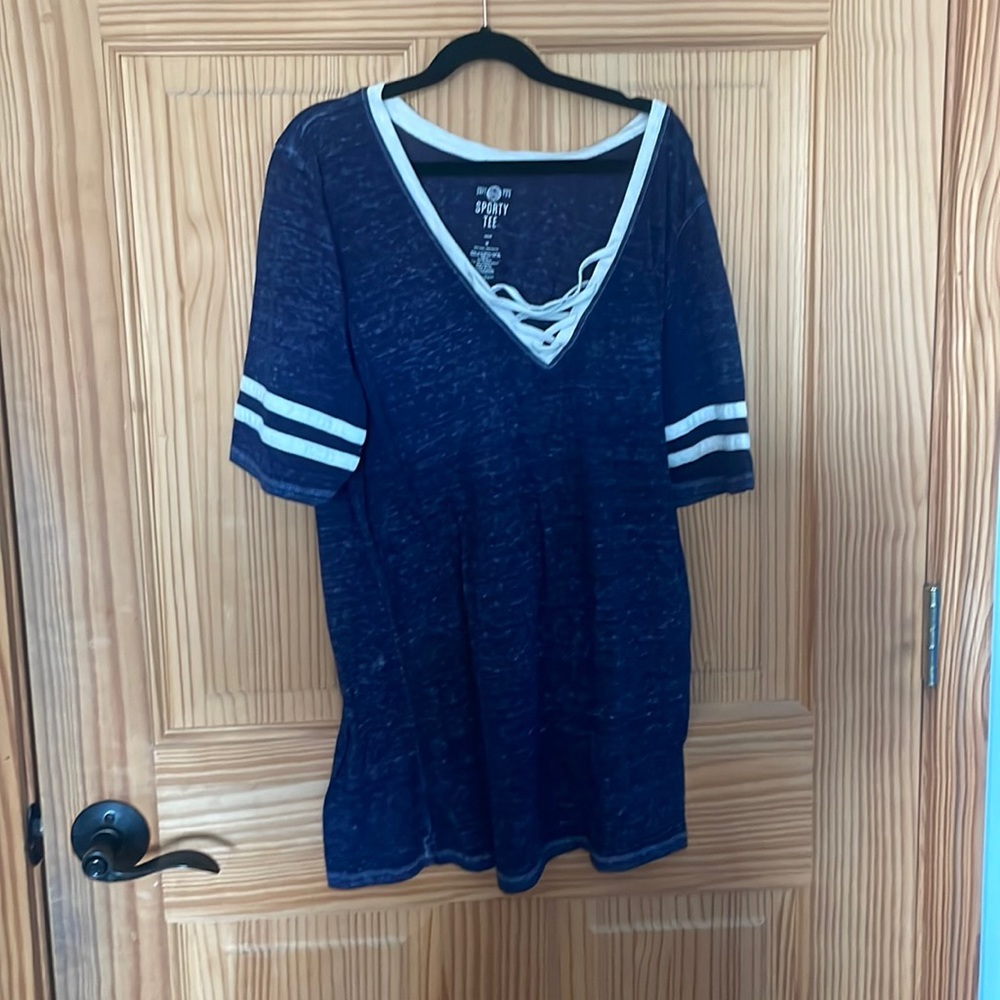 Sporty tee